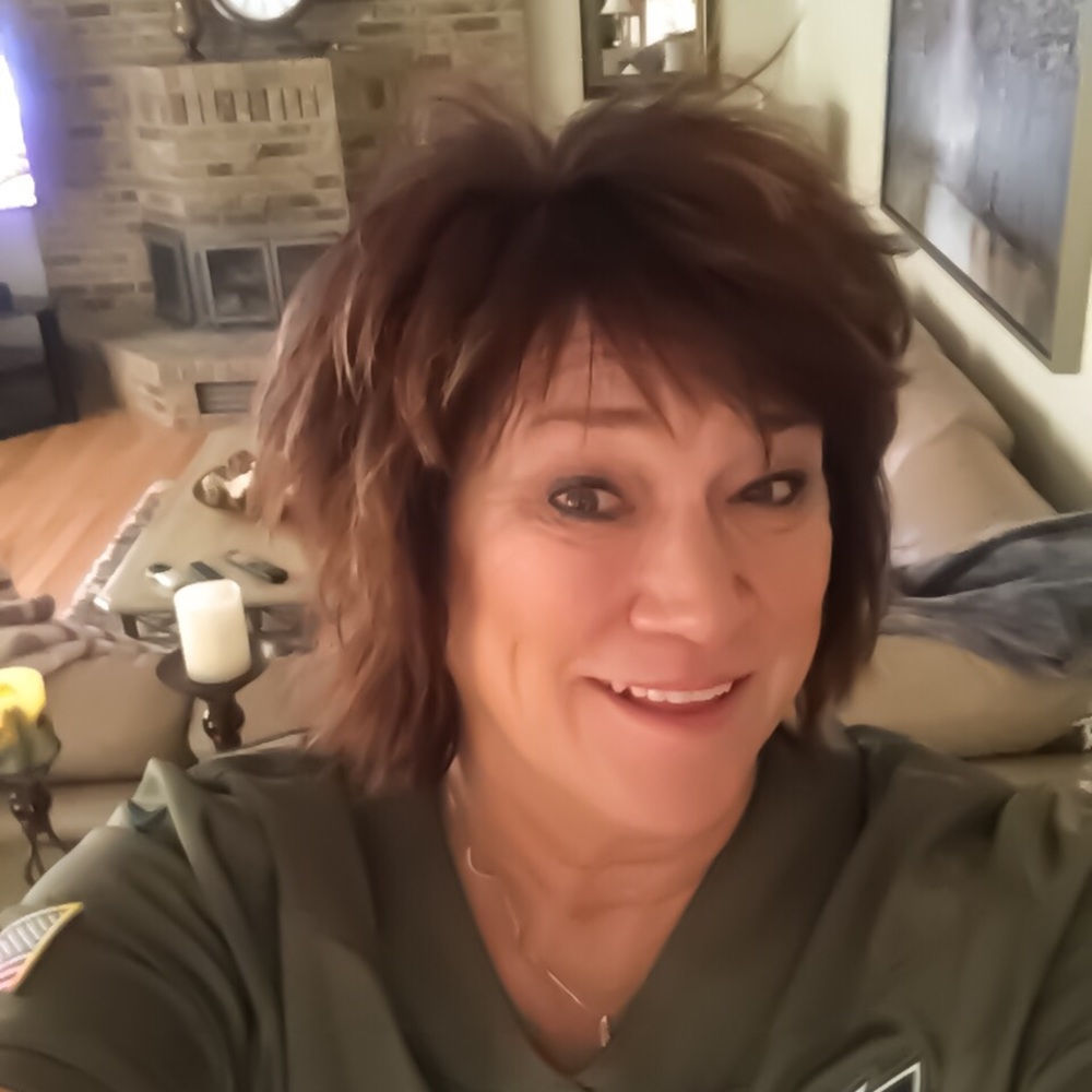 Meet your Posher, Sharon